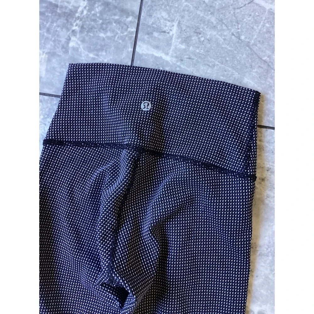 Lululemon High Rise Leggings Size 4 Navy White Dot Pattern Yoga Pants 1726
